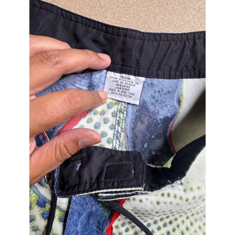 Y2k Volcom Stone Boardwear Mens Board Shorts Blue Abstract Graphic Print Size 28